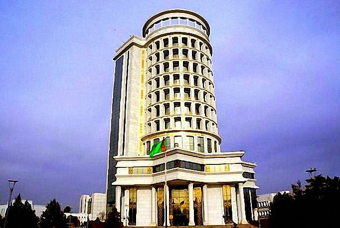 Türkmenistanyň Prezidenti elektroenergetika toplumynyň ýolbaşçylar düzümine üýtgeşmeleri girizdi