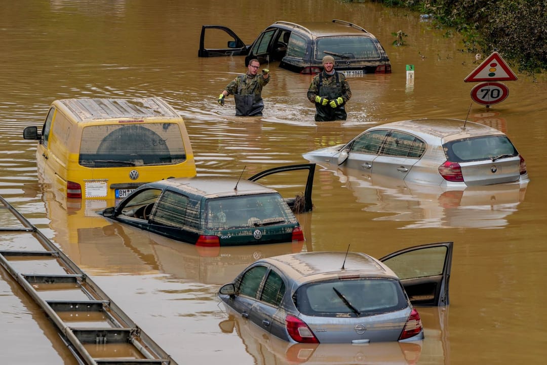 Ýewropa ýurtlary sil joşgunlaryndan çekilen ýitgileri hasaplaýarlar
