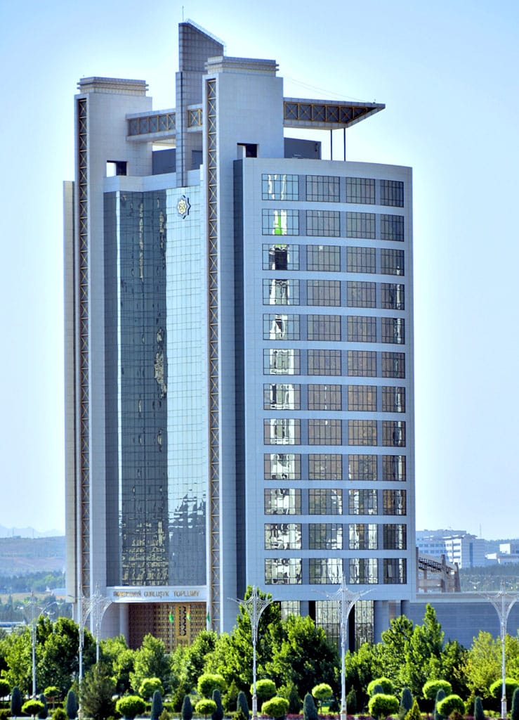 День работников строительного и промышленного комплекса учреждён в Туркменистане