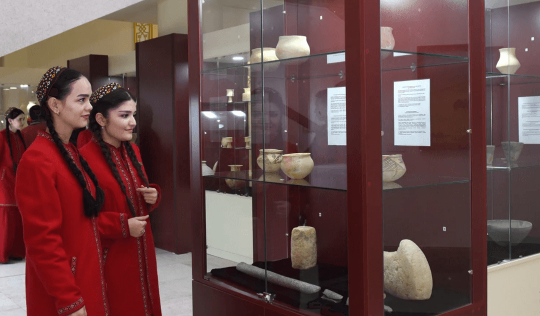 Президент Туркменистана поручил продолжать популяризацию археологических находок на международном уровне