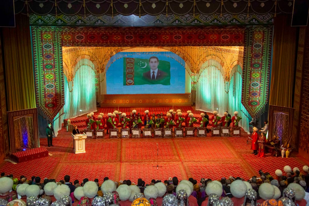 Победителей конкурса «Çalsana, bagşy!» наградили золотой цепочкой Президента Туркменистана