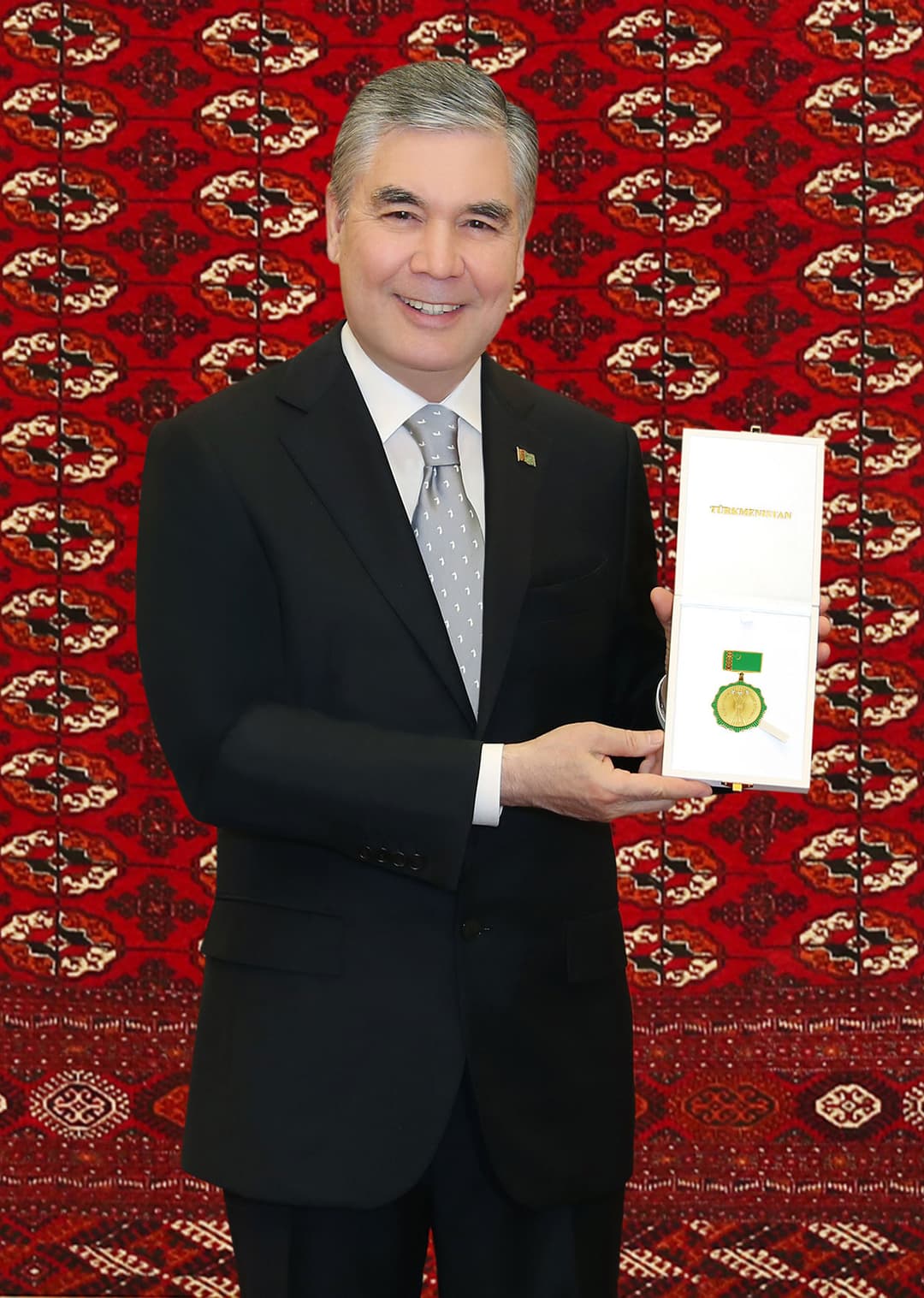 Berdimuhamedow «Türkmenistanyň ussat diplomaty» diýen tapawutlandyryş nyşany bilen sylaglandy