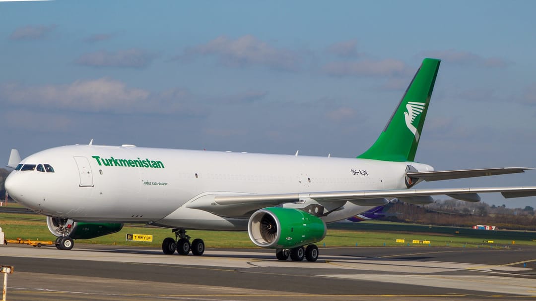 Компания Airbus завершила работы по покраске грузового самолета A330 для «Туркменских авиалиний»