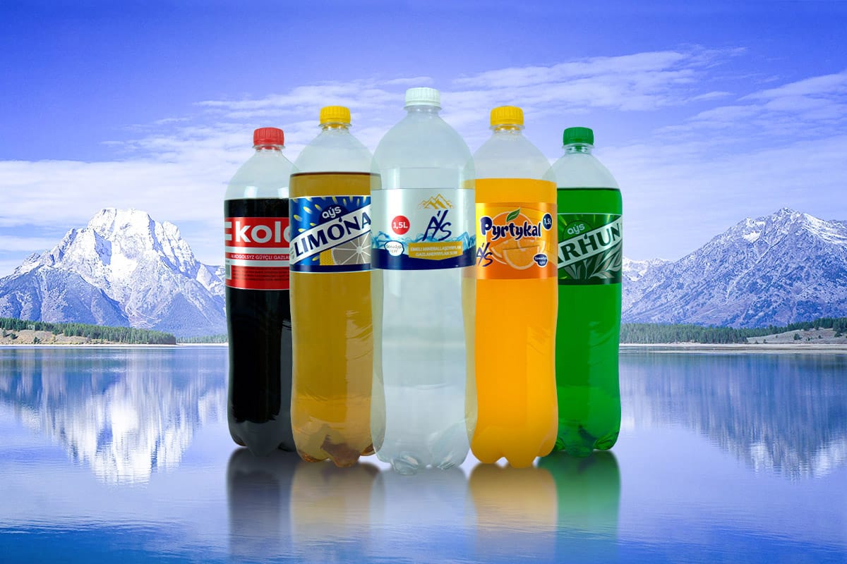 Aýs предлагает газированные напитки и питьевую воду на любой вкус в магазинах по всему Туркменистану