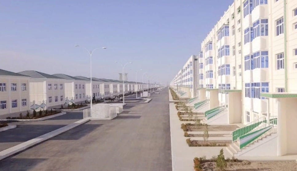 В Туркменабате сдано в эксплуатацию 17 многоэтажных домов и 70 коттеджей