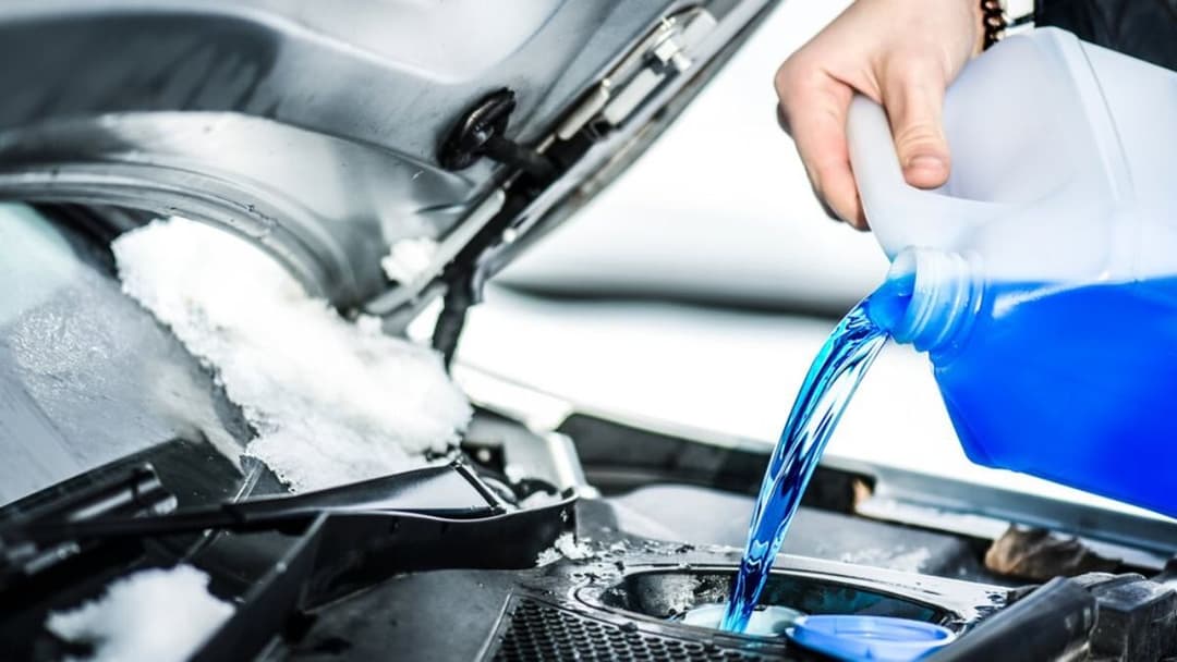 Что нужно знать о замене антифриза в автомобиле