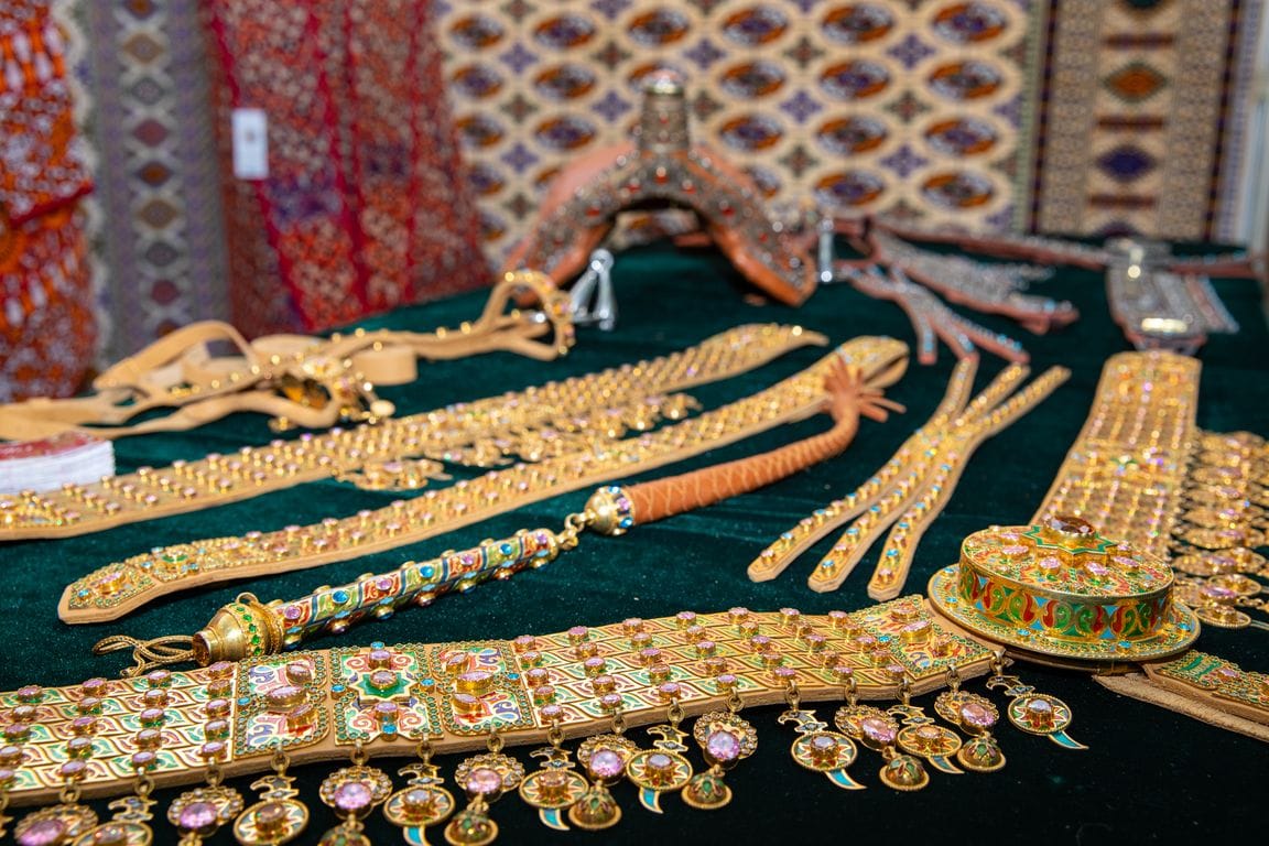Jewelry of the peoples of Central Asia: similarities and differences