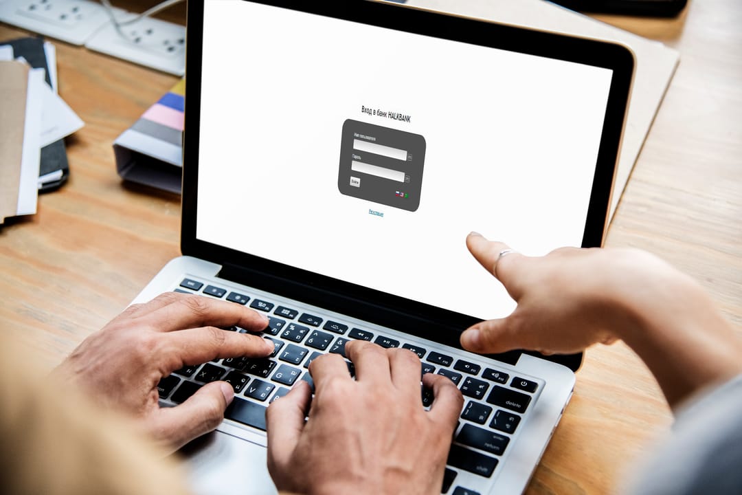 Internet-Banking Türkmenistanda: banklar 2022-nji ýylda nämeleri hödürleýär