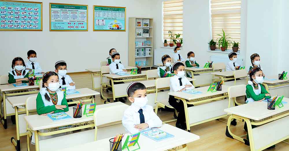 1 сентября в школы Ашхабада пойдут около 19 тысяч первоклассников