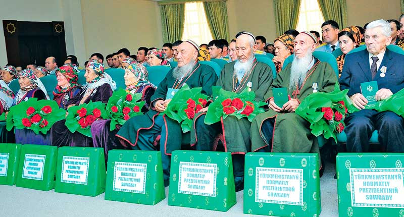 В Ахале состоялось вручение юбилейной медали «К 75-летию Победы в Великой Отечественной войне 1941–1945 годов»