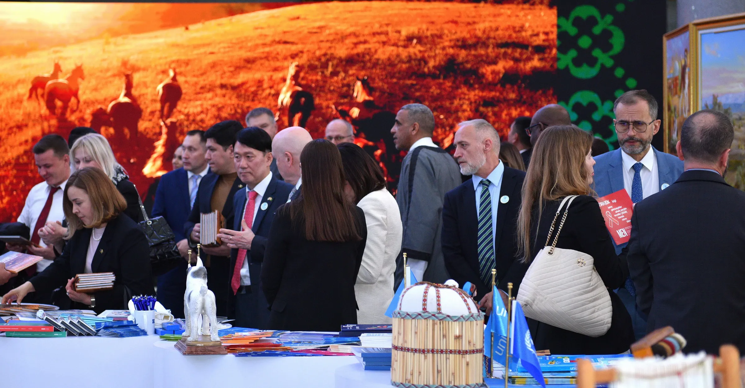 An Exhibition Dedicated to the Day of Diplomatic Workers Was Held at the Institute of International Relations of the Ministry of Foreign Affairs of Turkmenistan