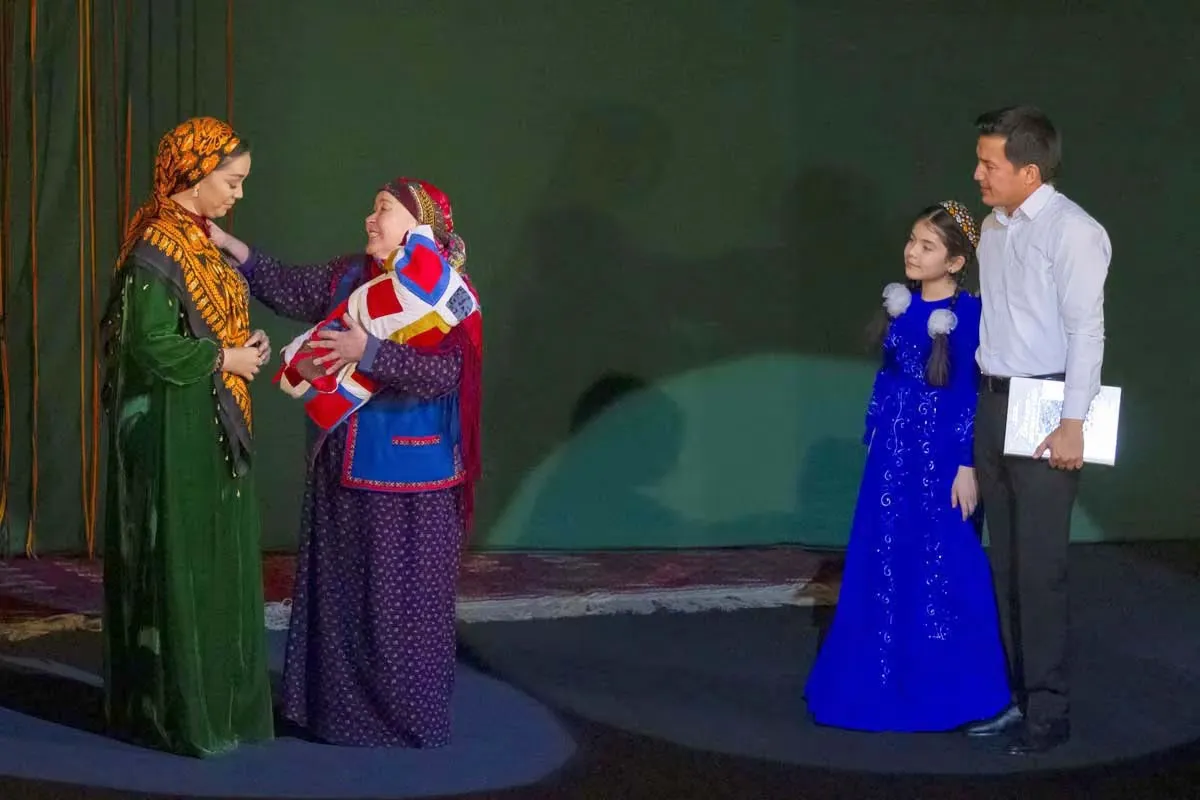 What performances will be shown in Ashgabat theaters on May 16-18