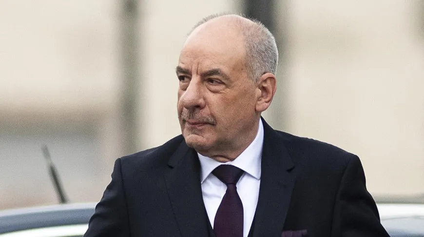 Wengriýanyň Prezidenti möhletinden öň wezipesinden gitmekden ýüz dönderdi