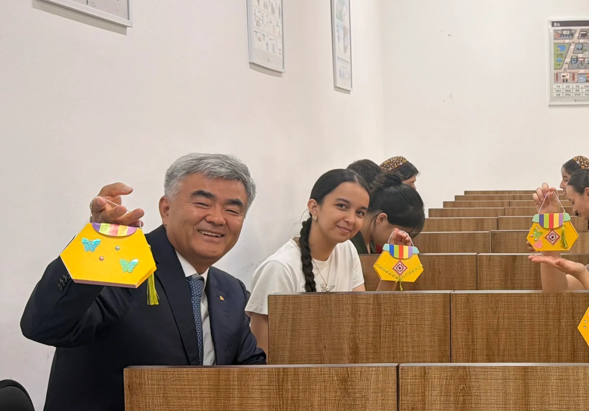 The Chairman of Daewoo E&C visited the King Sejong Institute in Ashgabat