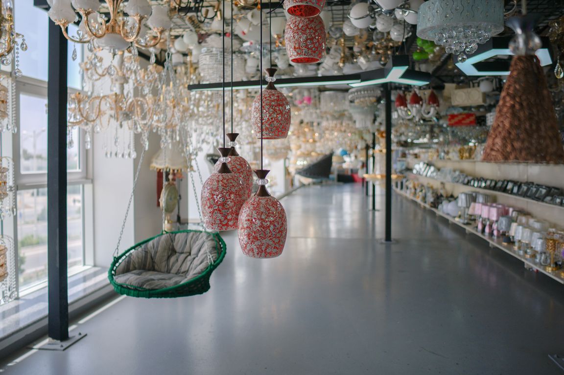 Ak gaýa store invites to get acquainted with a wide selection of chandeliers and lamps