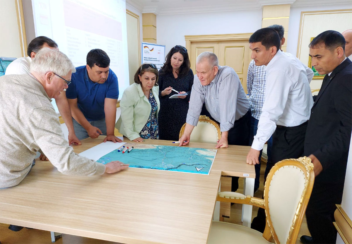 Aşkabat'ta, Murgab Nehri'nin iklimi ve hidrolojisi üzerine seminer düzenlendi