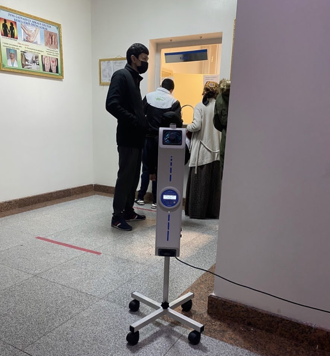 В Туркменистан доставлены приборы для обеззараживания воздуха