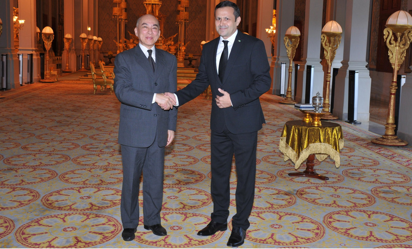 Türkmen diplomaty Kambojanyň Patyşasy bilen duşuşdy