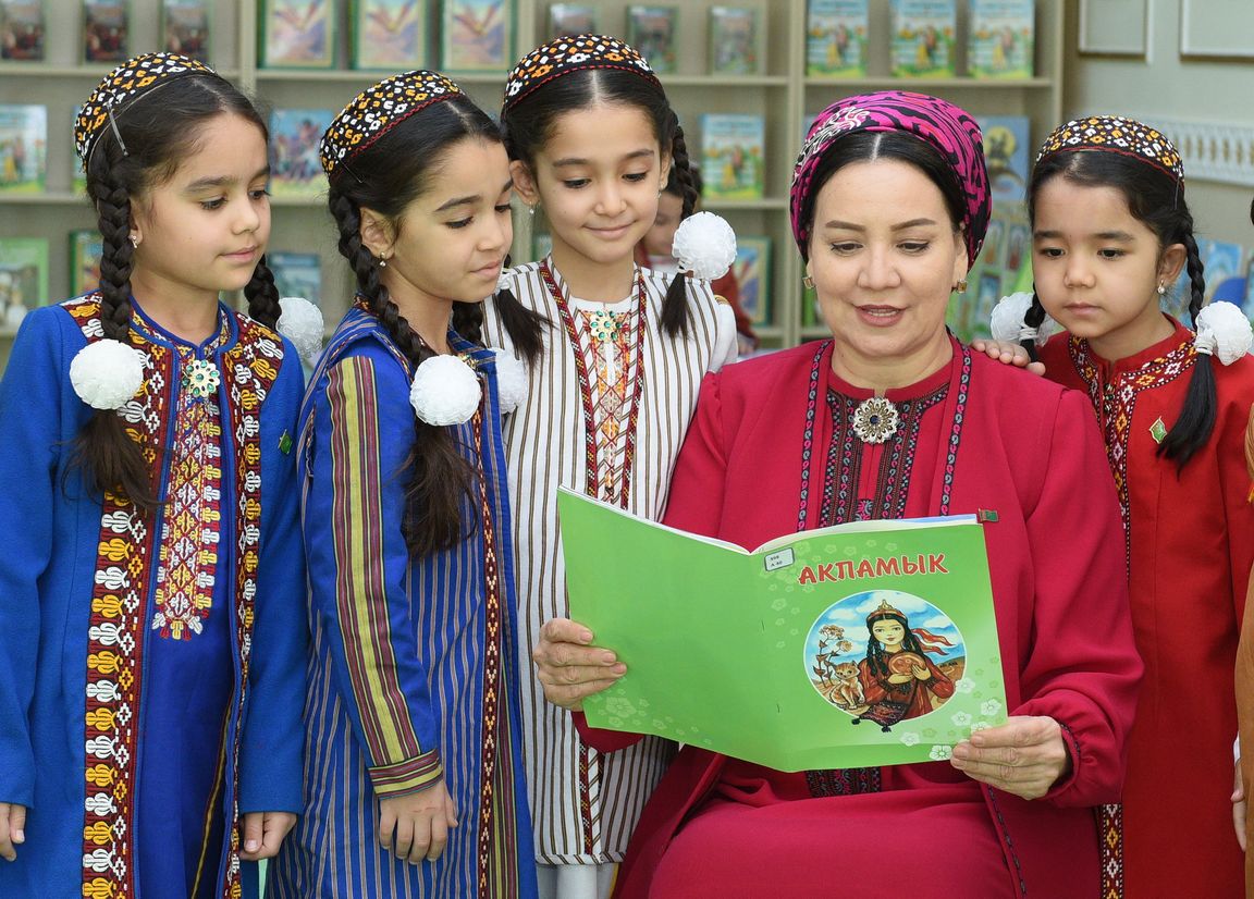 Туркменские и узбекские поэты встретились на полях фестиваля дружбы .