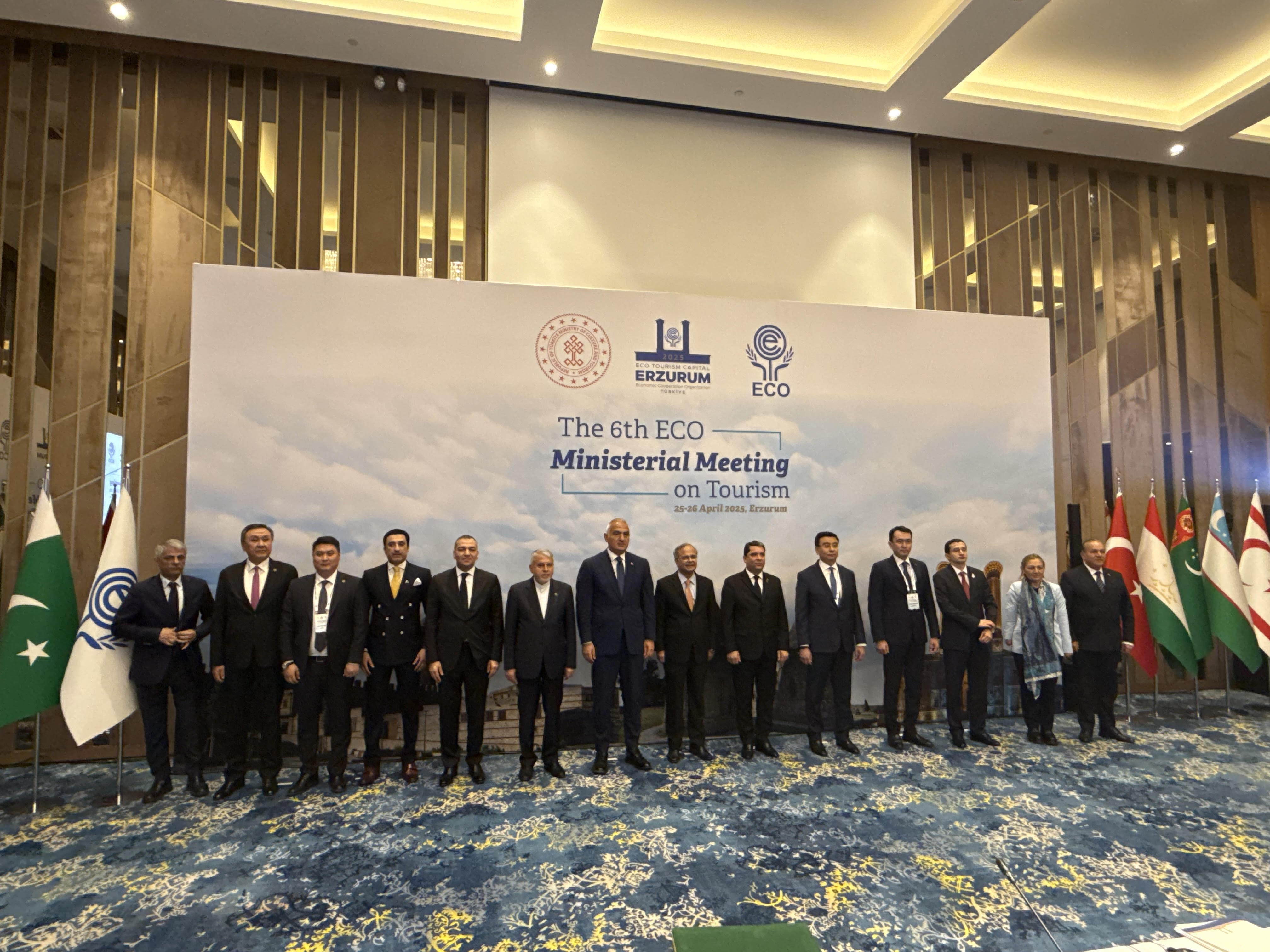 Министр культуры Туркменистана принял участие в 6-ом министерском совещании ОЭС по туризму в Турции