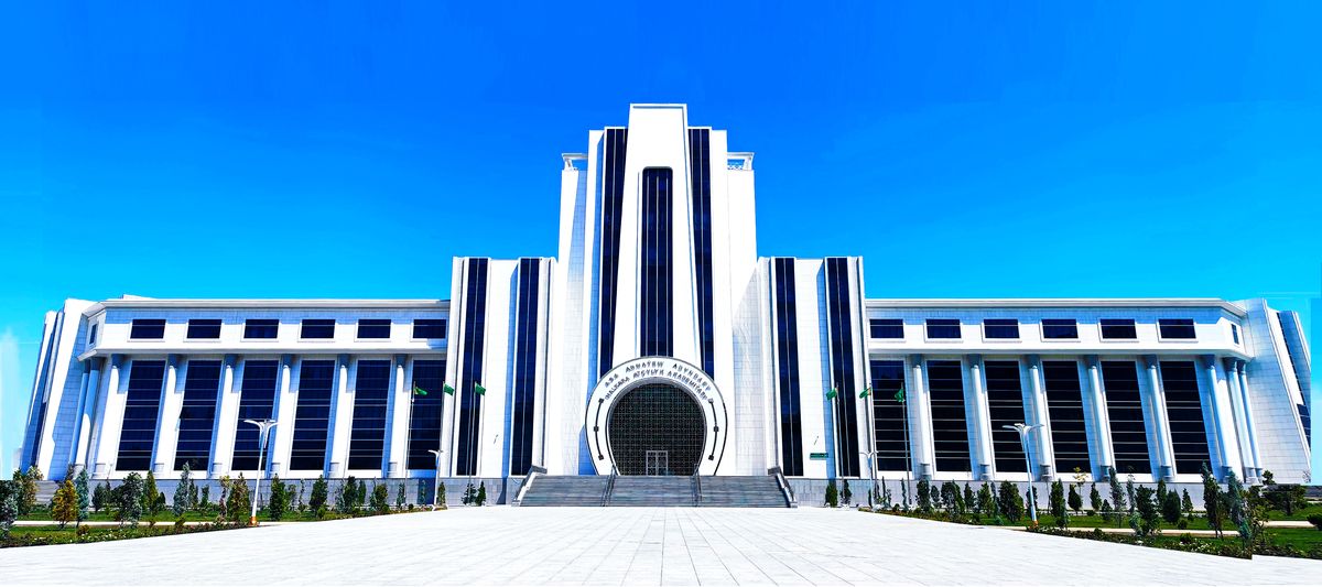 В академии коневодства в Туркменистане разработали новый корм, ускоряющий рост скакунов