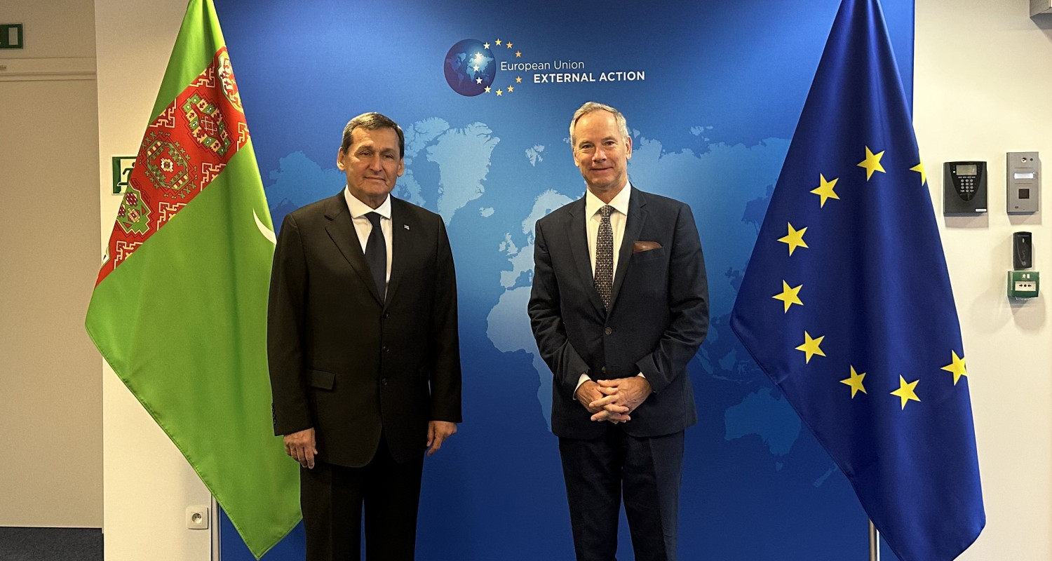 The head of the Ministry of Foreign Affairs of Turkmenistan met with ...
