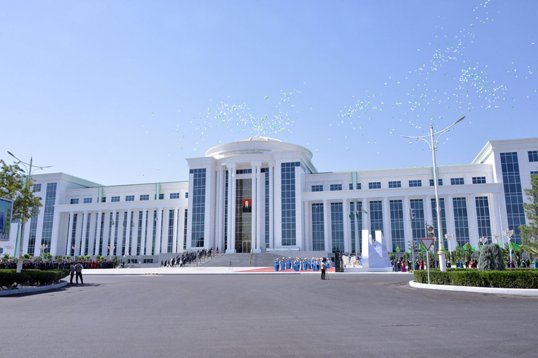 The President of Turkmenistan opened a new complex building of the Academy of State Services