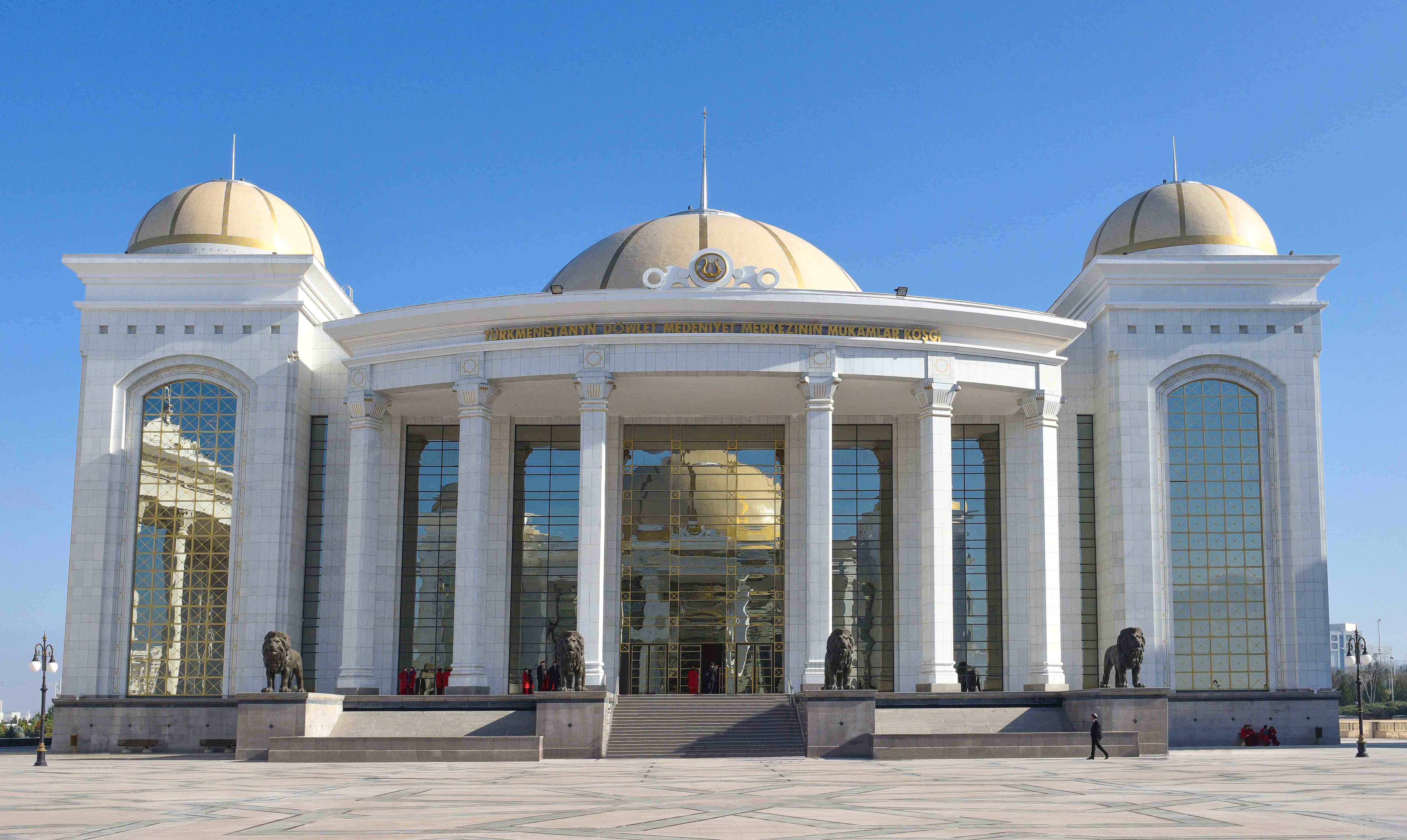 Туркменабад сегодня. Ашхабад столица Туркменистана. Проспект Махтумкули Ашхабад. Туркменистан города Ашгабат 2022. Туркмения столица Ашхабад люди.