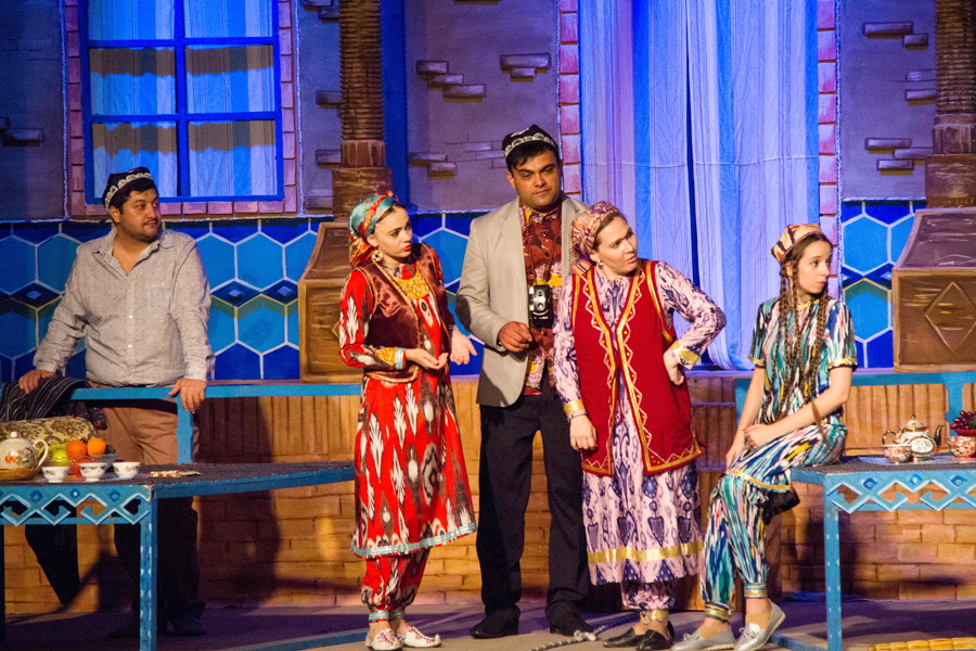 «Maşgala syry» atly gülküli sahna oýnunyň ilkinji görkezilişi boldy