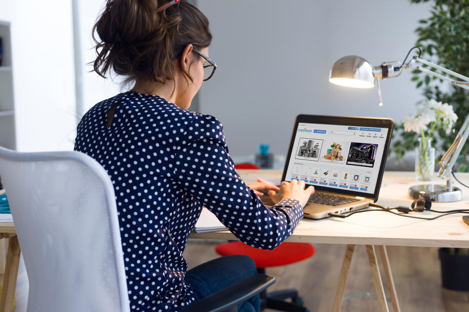 «Post Shop»: önümleriň dürli görnüşleri we onlaýn söwda üçin amatly şertler