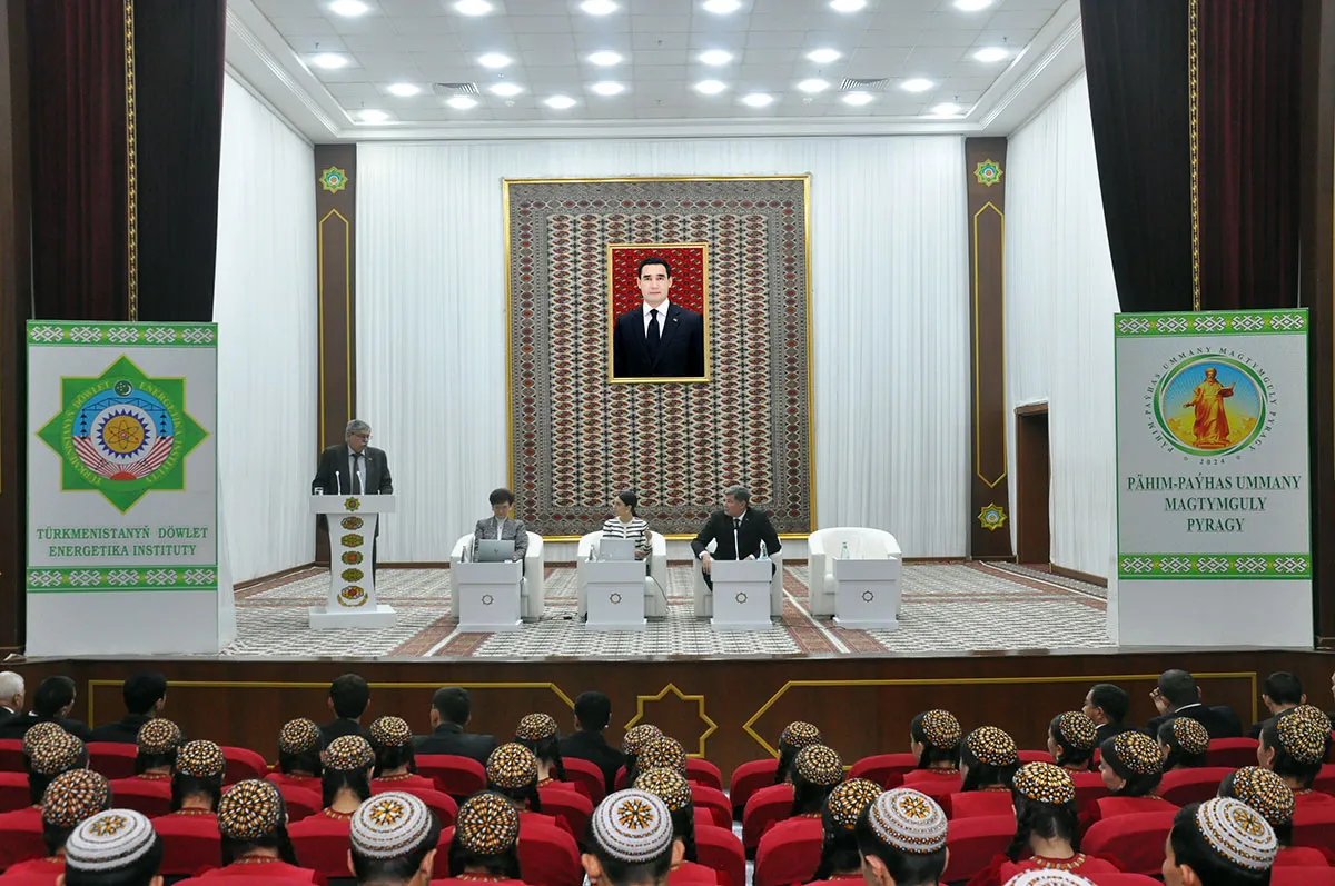 Advancing Green Energy in Central Asia: Insights from Turkmenistan Conference