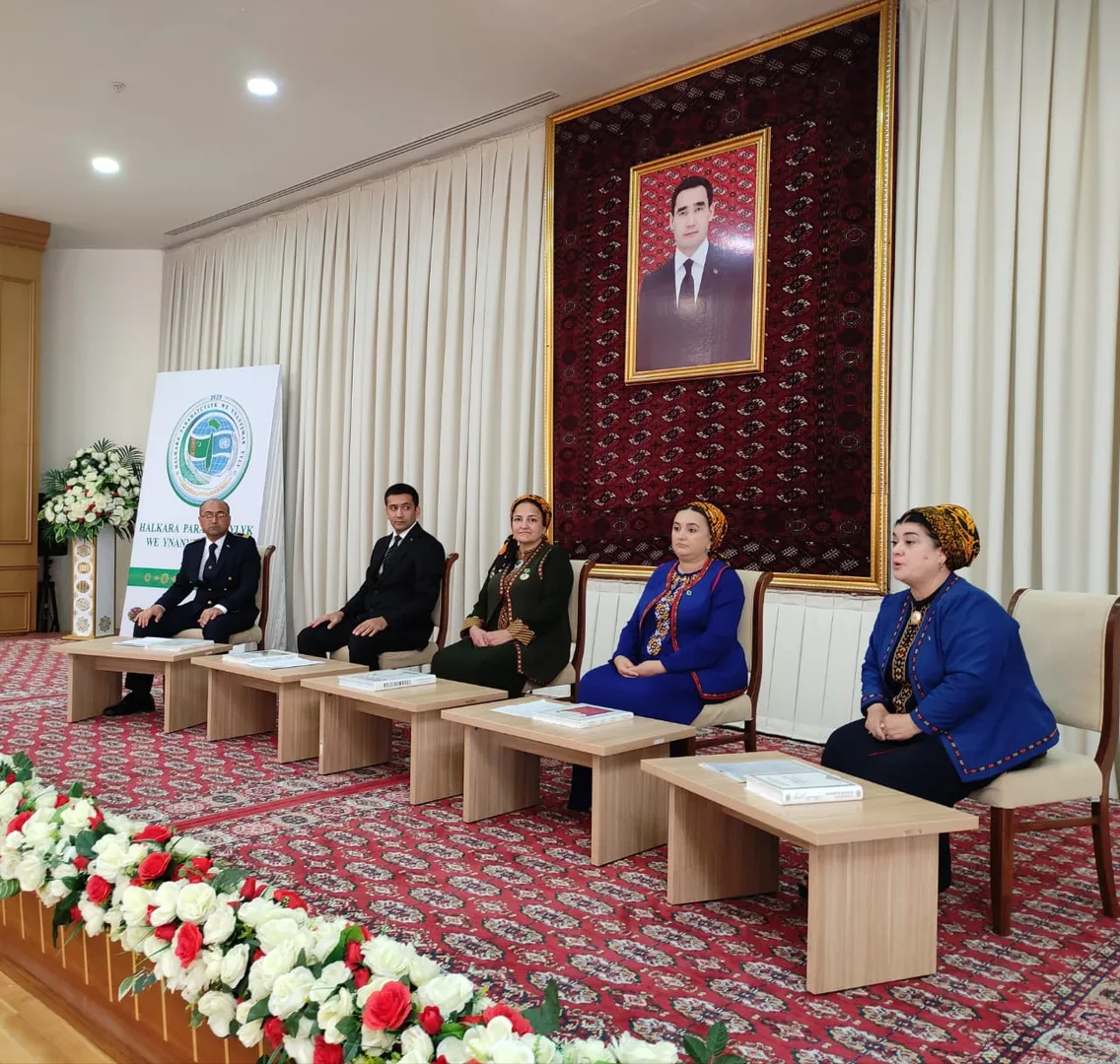 Communications and aviation experts meet with young personnel in Ashgabat