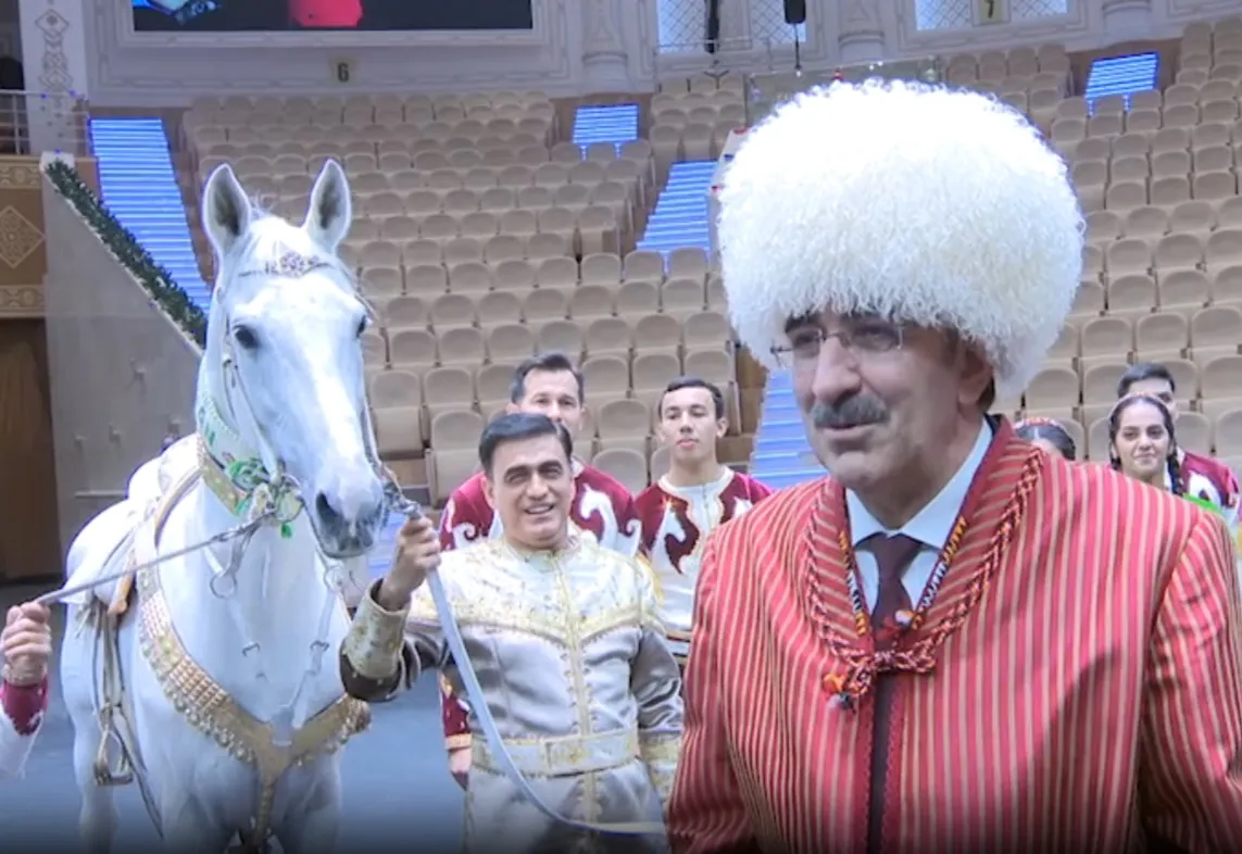 Вице-президент Турции осмотрел достопримечательности города Аркадага |  Политика