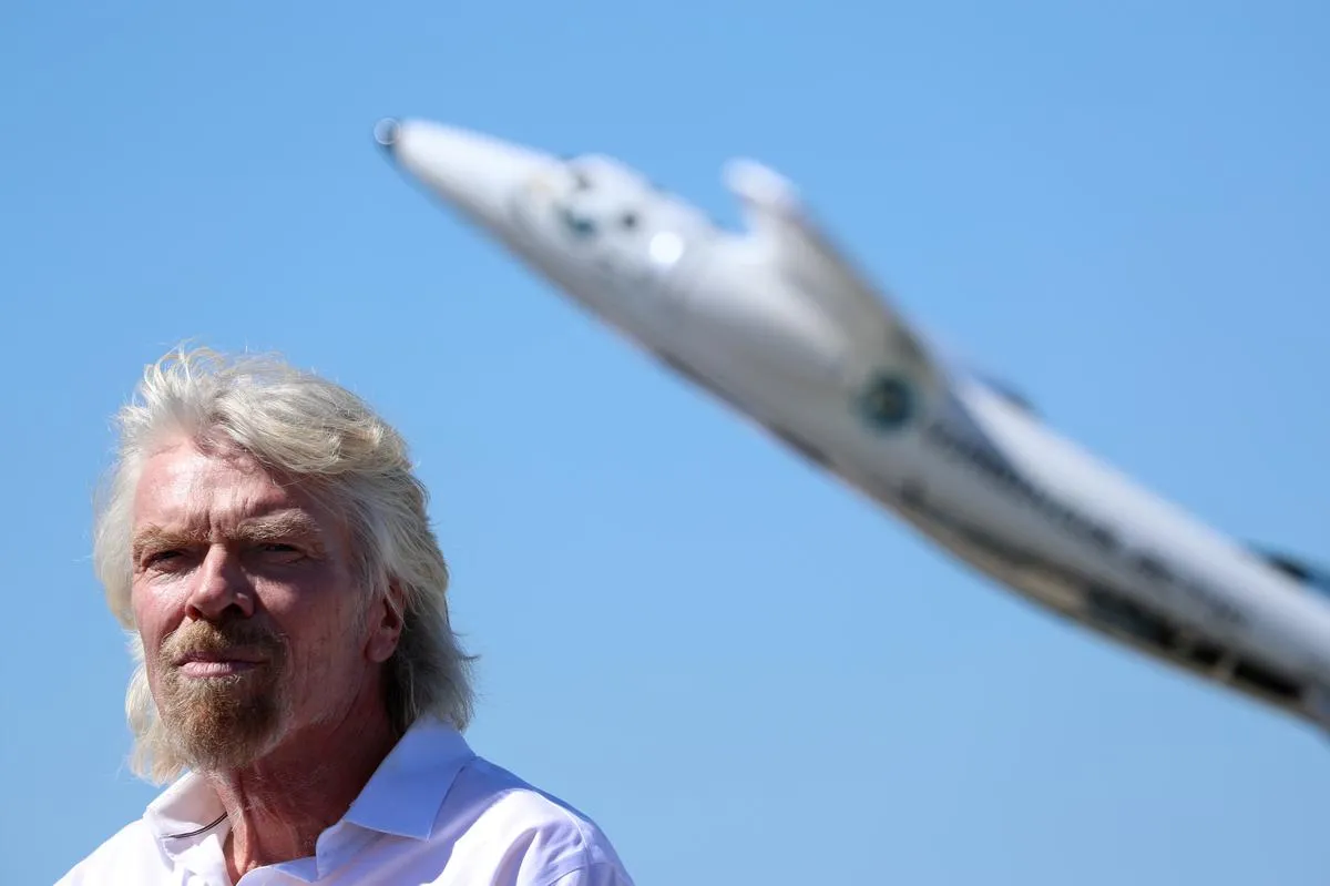 Первый миллиардер в мире. Virgin Group Ричарда Брэнсона. Миллиардер с светлыми волосами.