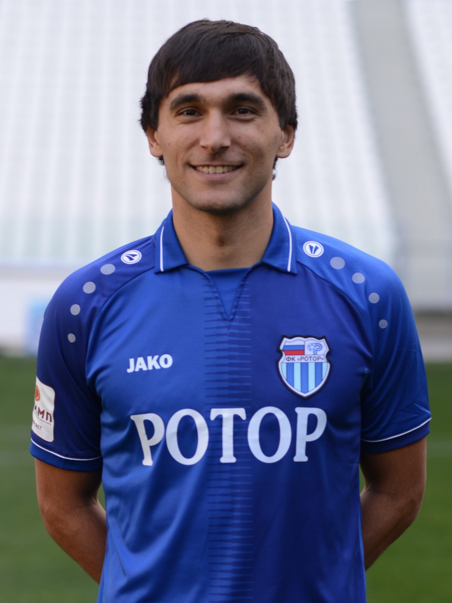 Уроженец Балканабата Азат Байрыев продлил контракт с волгоградским «Ротором»