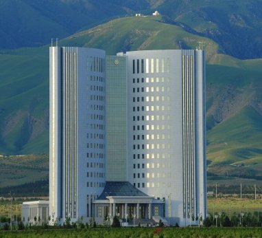 Türkmenistanyň Bilim ministrliginde maslahat geçirildi