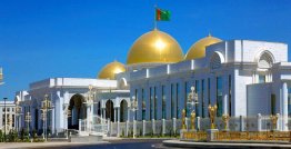 Президент Туркменистана уходит в месячный трудовой отпуск