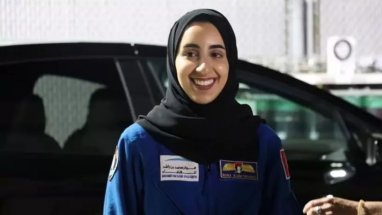 Первая женщина-космонавт из ОАЭ завершает курс обучения в NASA