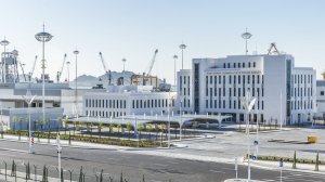 «Hytaý demir ýollary» döwlet korporasiýasynyň wekiliýeti Türkmenistanyň deňiz portunda saparda boldular