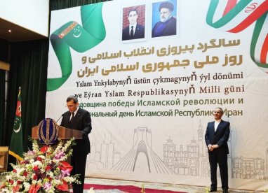 Туркменистан и Иран активизируют сотрудничество в сфере транспорта и энергетики