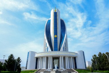 Türkmenistan sağlık alanında yeni uluslararası sertifikalara layık görüldü
