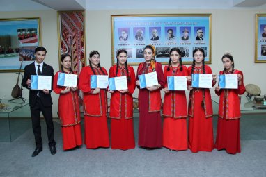 Студенты Туркменской консерватории стали лауреатами конкурса научных работ по искусству и художественному образованию