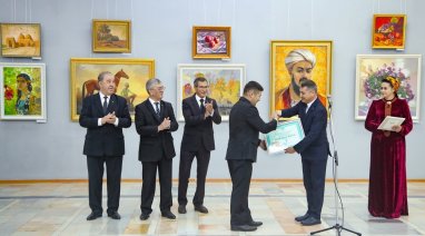 An exhibition of Lebap artists opened in Ashgabat