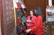 A delegation of Russian cultural figures visited the National Museum of Turkmen Carpets