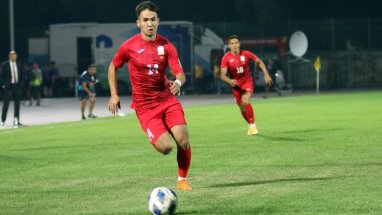 Лучший футболист Кыргызстана продолжит карьеру в Индии