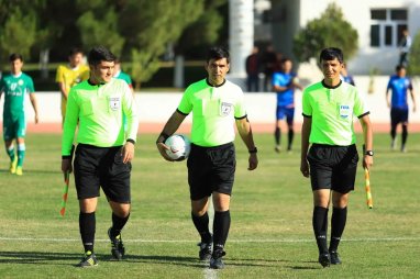 Определены арбитры на матчи 10 тура чемпионата Туркменистана по футболу-2023