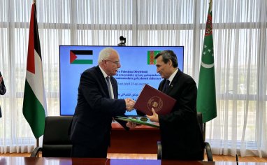 Главы МИД Туркменистана и Палестины подписали двусторонние документы