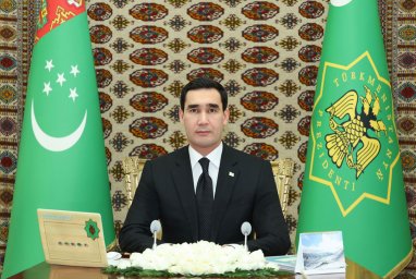 Serdar Berdimuhamedow­ Türkmenistanyň ykdys­ady üstünlikleriniň s­ergisine gatnaşyjylar­y gutlady