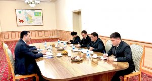 Хяким Марыйского велаята провел встречу с послом Таджикистана в Туркменистане