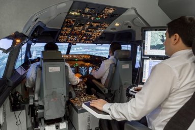 Авиакомпания Туркменистана объявила набор для обучения на пилота